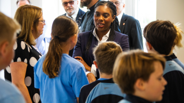 Conservatives pledge to get kids off social media